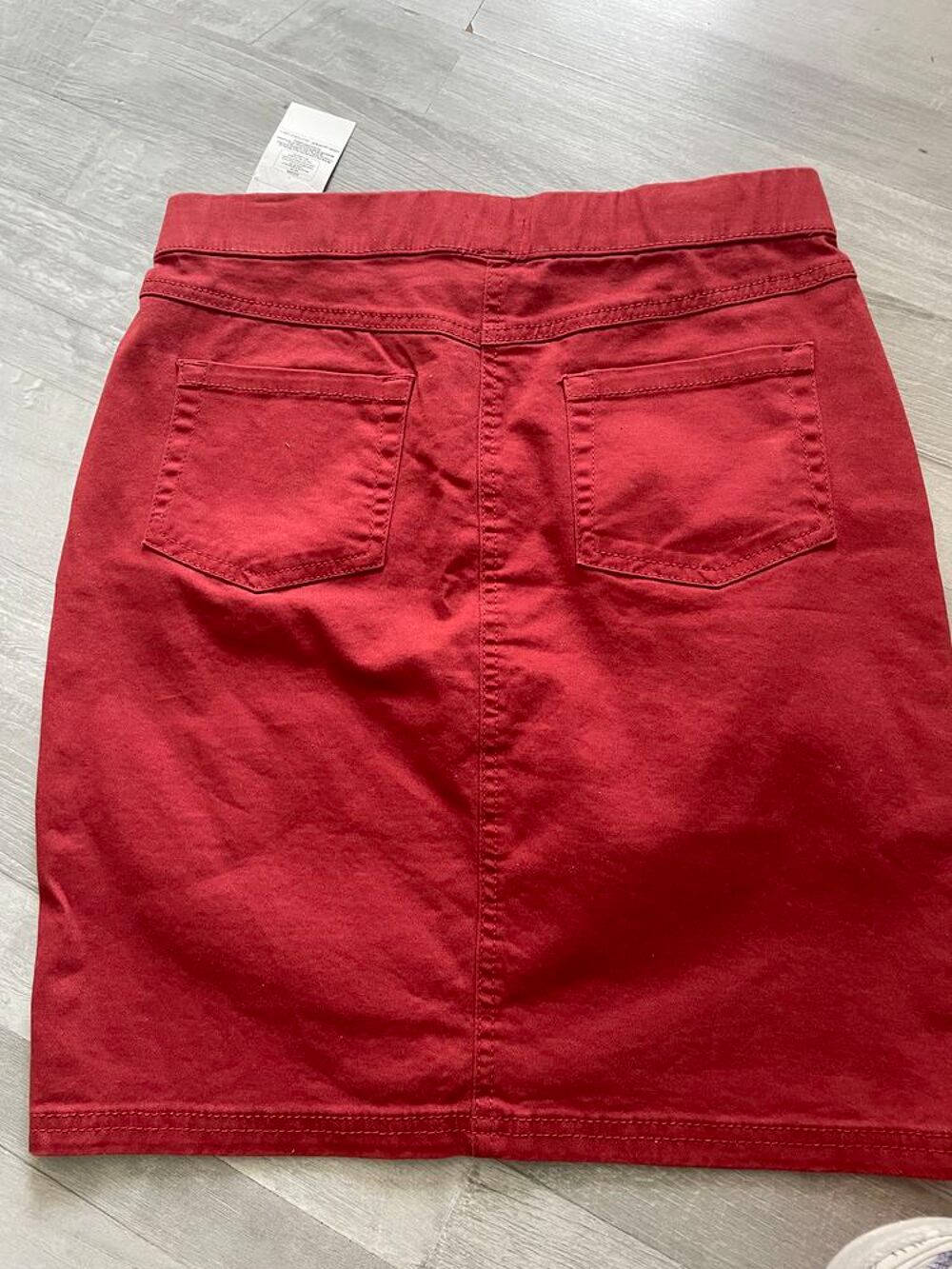 Jupe femme neuve t 36 Vêtements