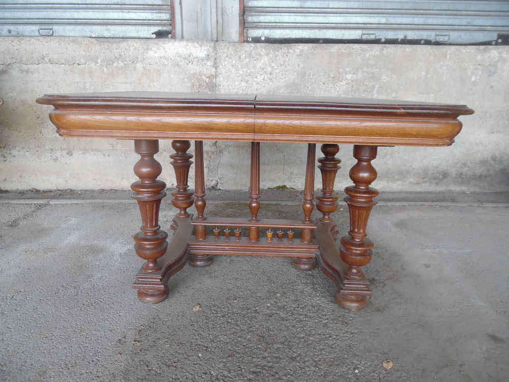 TABLE HENRY 2
AVEC 5 RALLONGES
DIM
120 SUR 105 H 75
Meubles