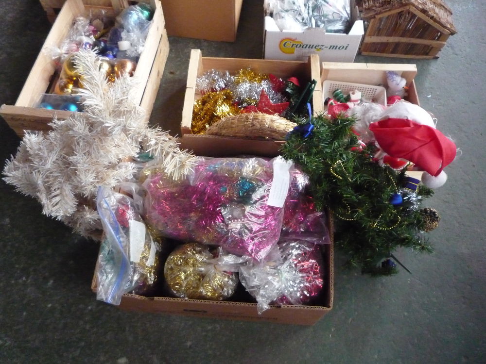 D&eacute;co No&euml;l/guirlande/p&egrave;re No&euml;l
Décoration