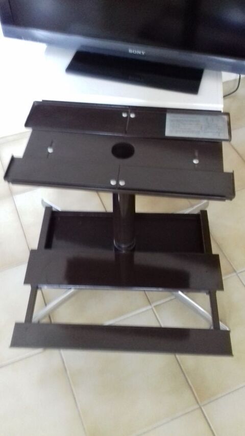 Chariot support  télé , box et appareils divers sur roulette 18 Annecy-le-Vieux (74)