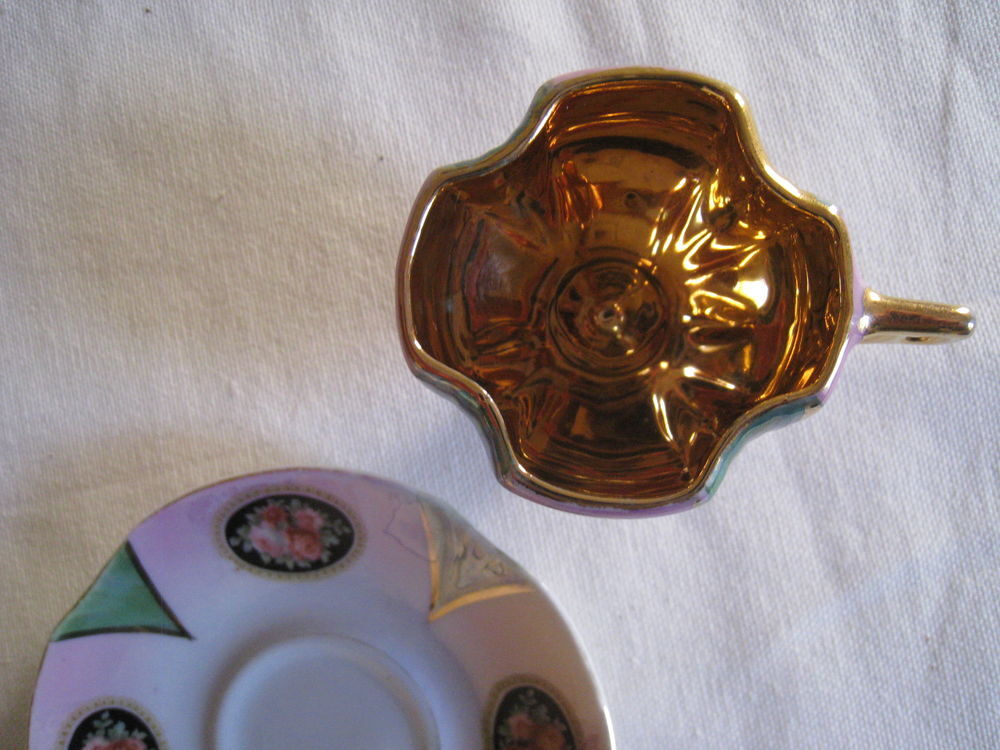 Tasse et sous tasse ancienne peinte &agrave; la main Décoration