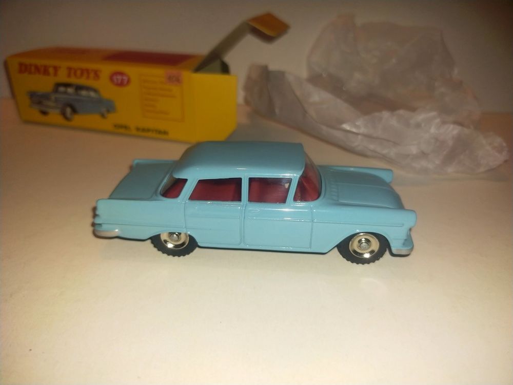 DINKY TOYS Atlas Opel Kapitan
