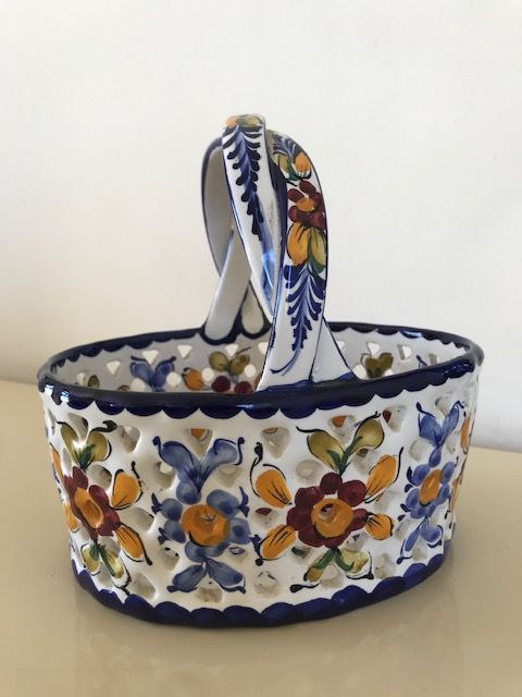 Panier à fruits ajouré en faience déco fleurs 20 Nice (06)