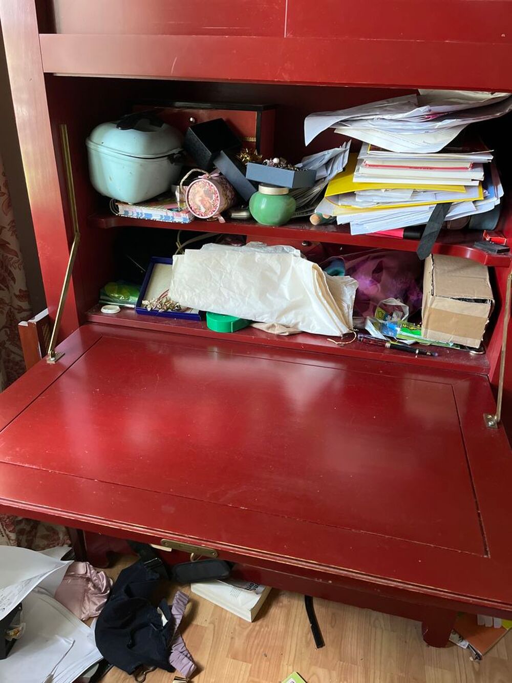 Bureau japonais : rabat, tiroirs, &eacute;tag&egrave;res Meubles