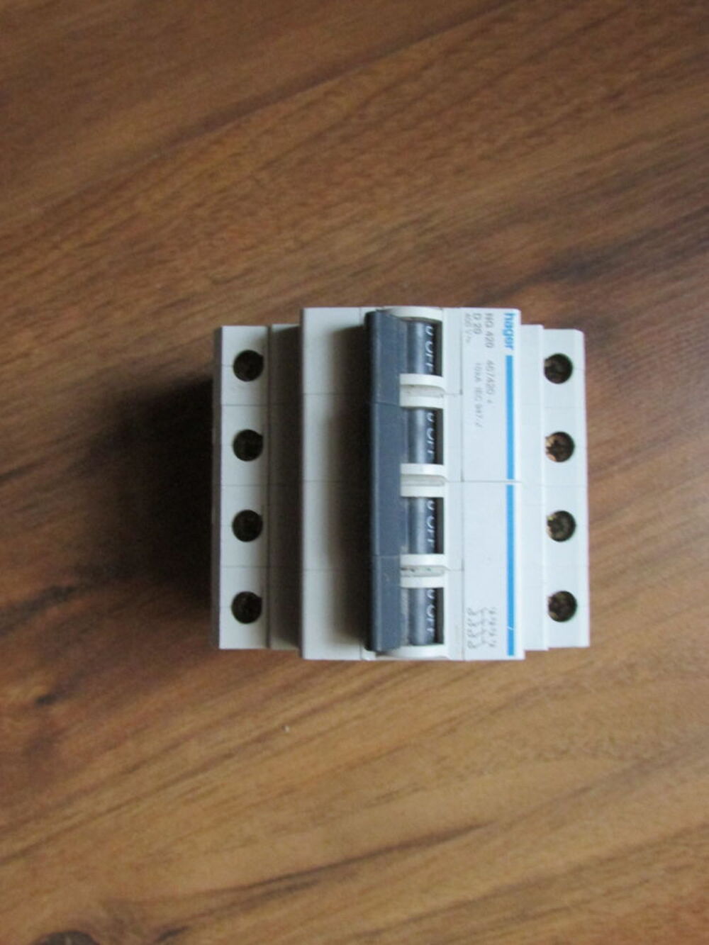 disjoncteur tetra hager Bricolage