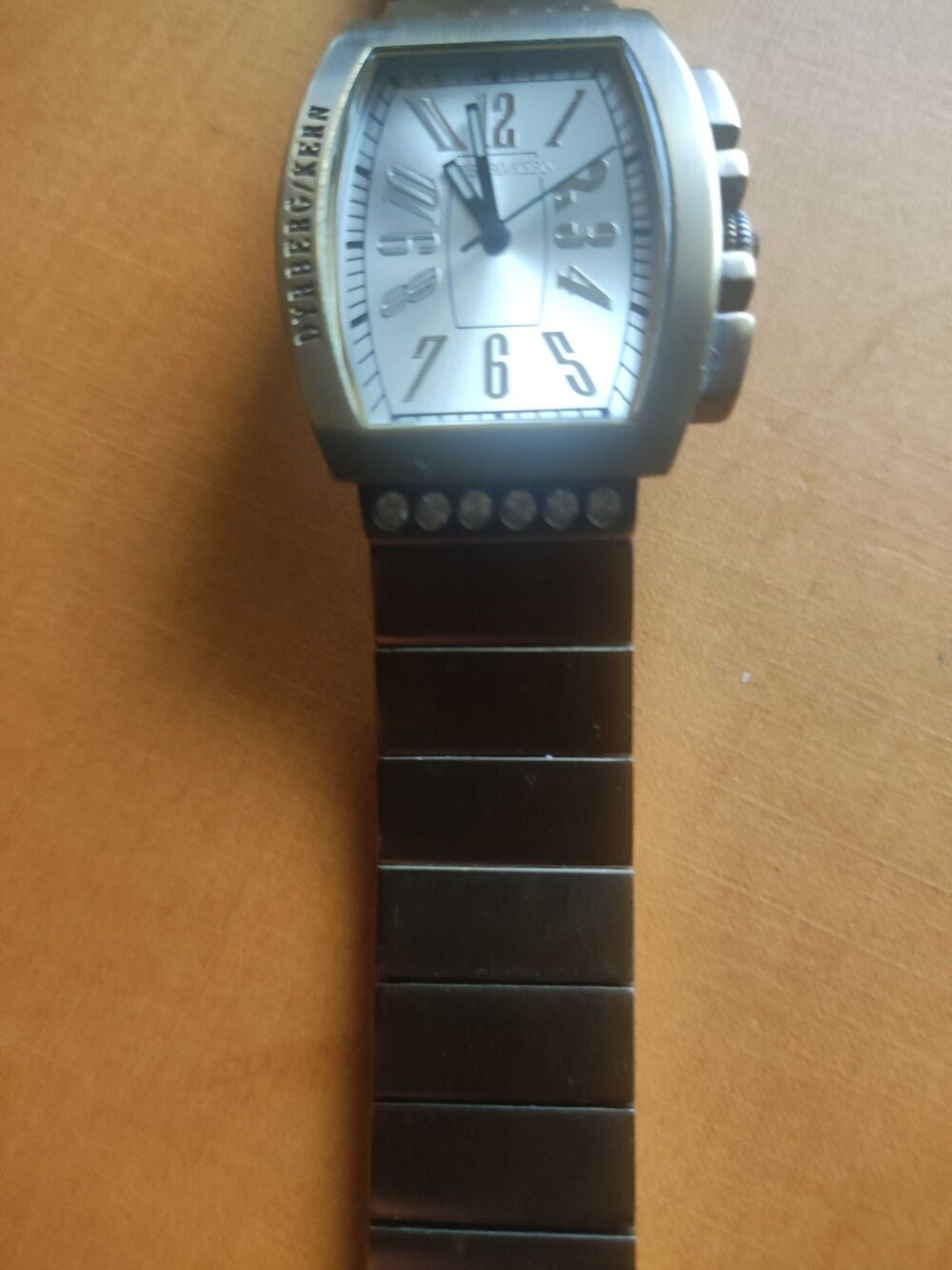 Superbe montre acier dor&eacute;,pierres zirconium. vintage. Dyrberg Kern Tr&egrave;s bon &eacute;tat Bijoux et montres