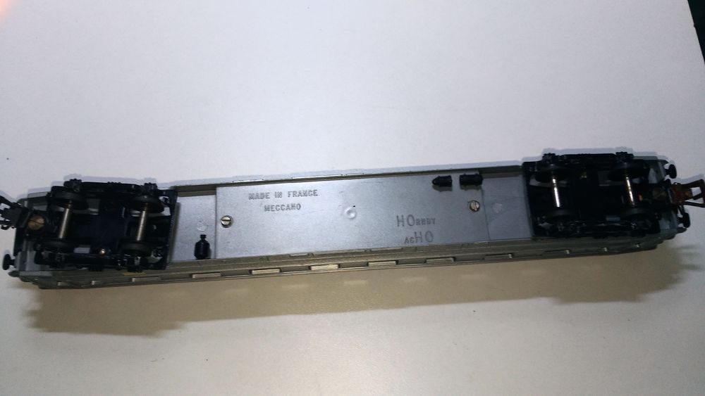 train HO HORNBY voiture inox 1 Cl. SNCF nantes-bordeaux Jeux / jouets