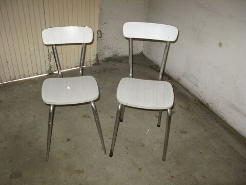 chaises. 10 Issou (78)