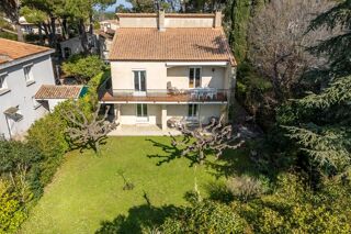  Villa  vendre 8 pices 185 m