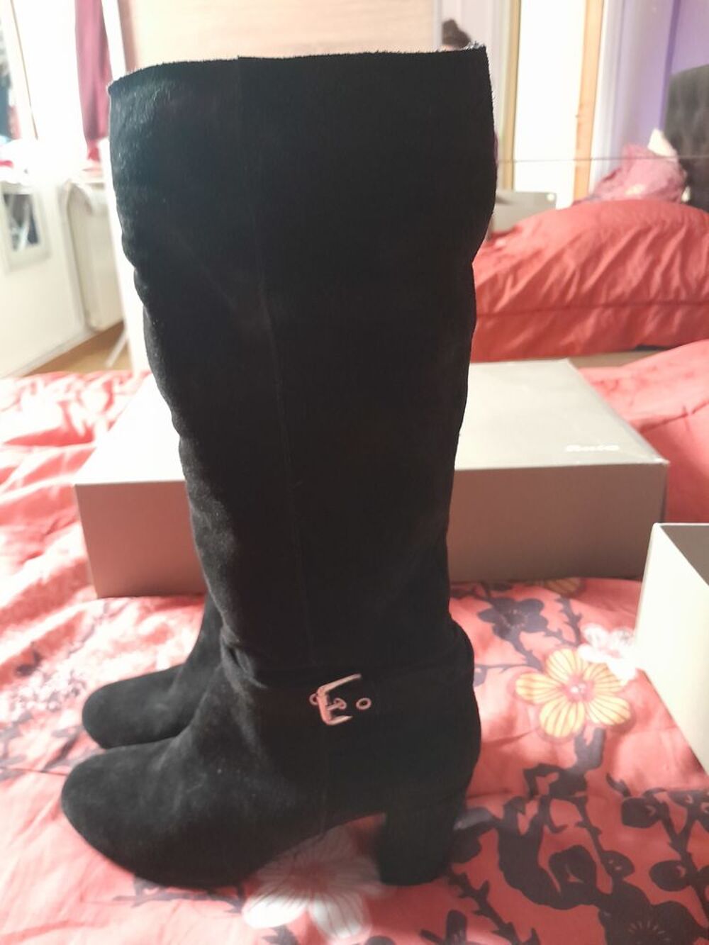 BOTTES EN DAIM A TALONS NEUVES Chaussures