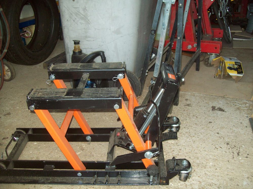deux crics plate formes pour motos ,quads Bricolage