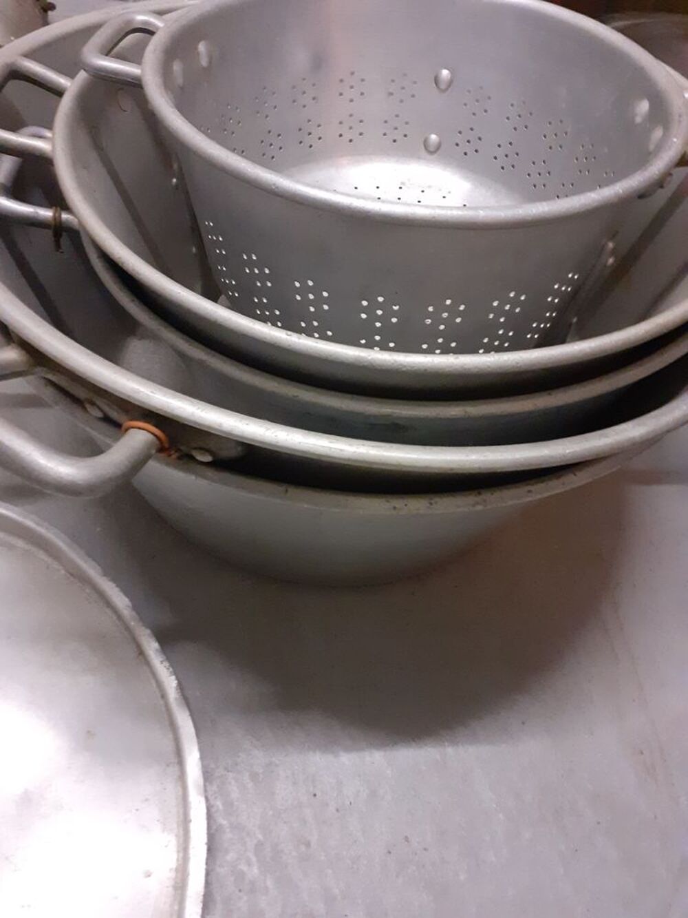 Lot de bassines pr cochonailles confitures .. Cuisine