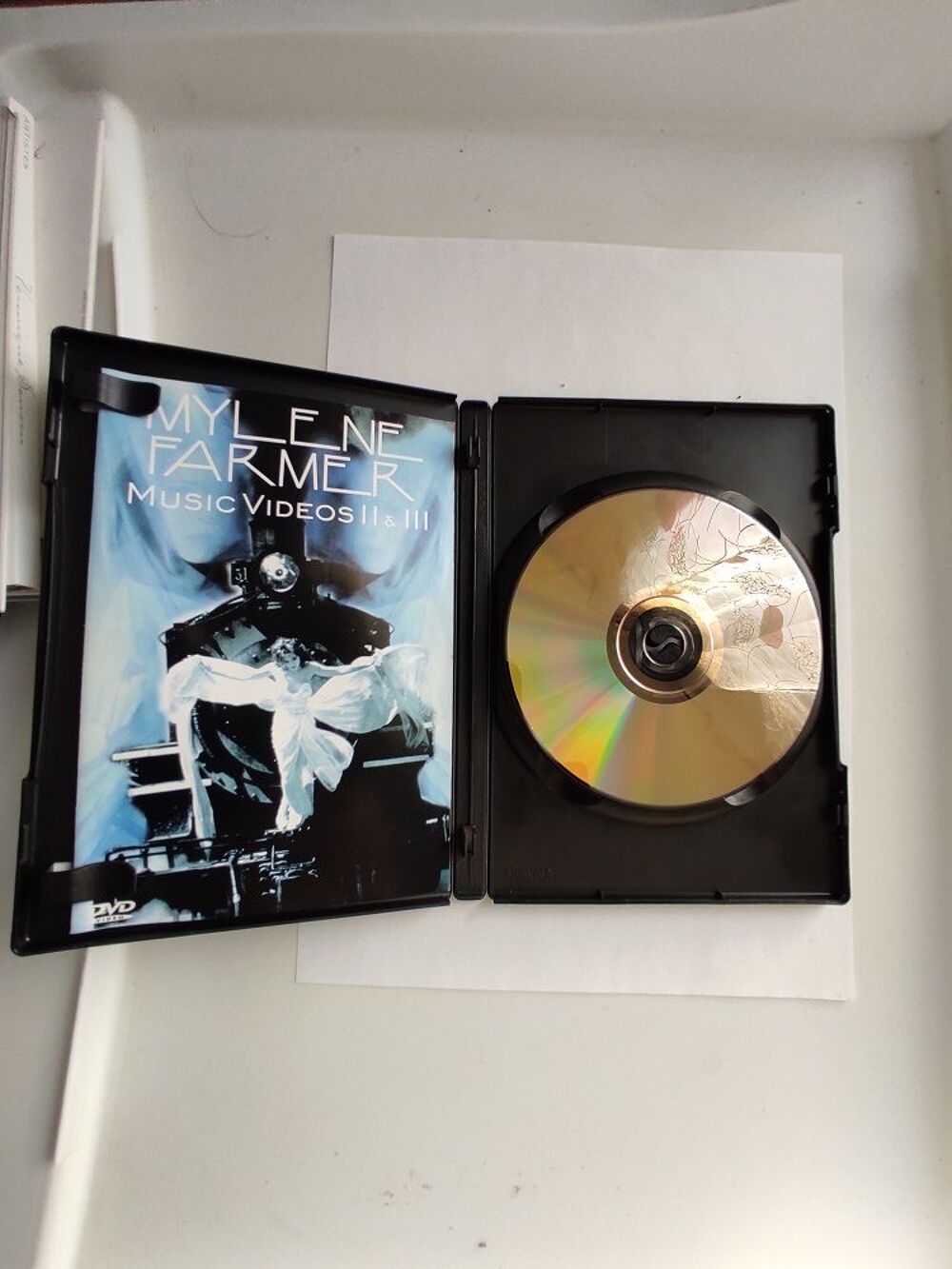 2 DVDs Myl&egrave;ne Farmer Myl&egrave;nium Tour et Musique vid&eacute;o 2&amp;3 DVD et blu-ray