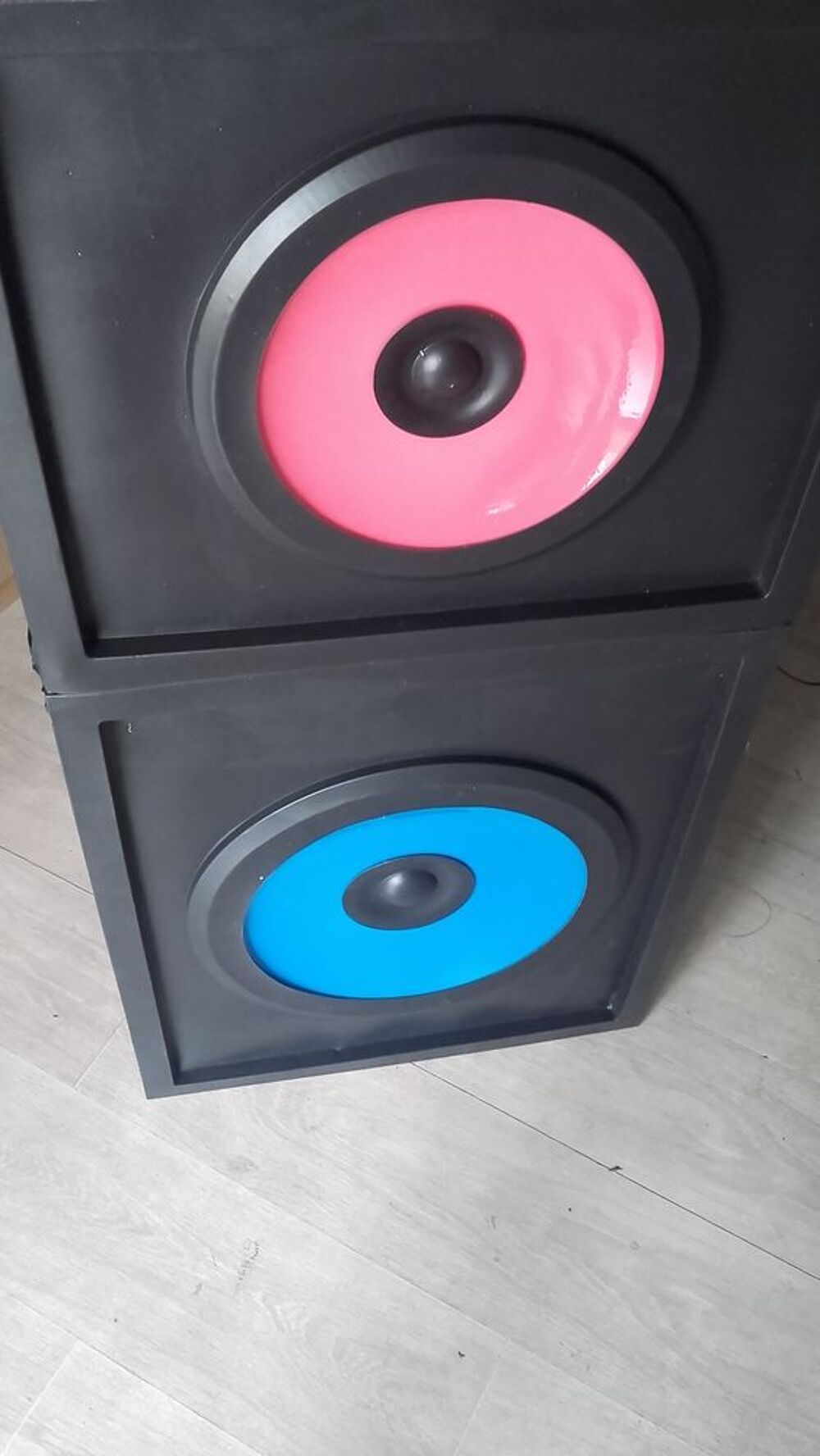 DJ Deadbeat Squelette Avec Table De Mixage Halloween Animatr Instruments de musique