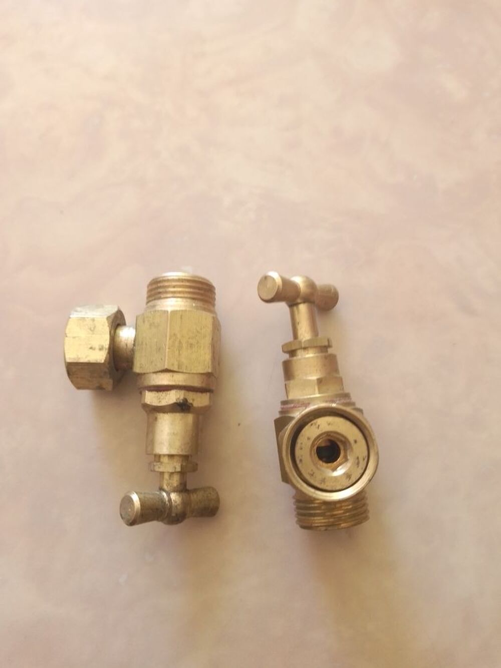 robinet d'arr&ecirc;t wc neuf=2 Bricolage