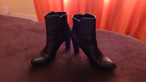 Belles bottines cuir noir pointure 39 15 Poitiers (86)