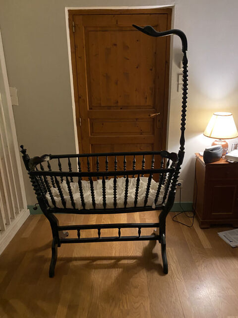 Berceau  balancelle. 280 Sermrieu (38)