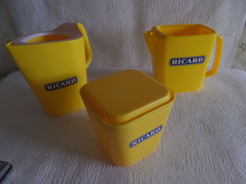 pichets en plastique RICARD 10 Lyon 8 (69)