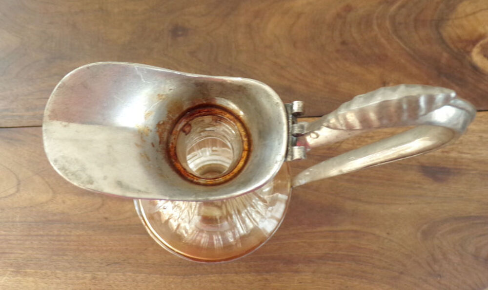 Carafe aigui&egrave;re vintage en verre monture en &eacute;tain du Manoir Cuisine