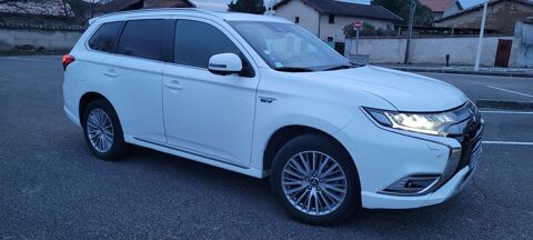 Mitsubishi Outlander 2.4l PHEV Twin Motor 4WD Instyle 2019 occasion Charvieu-Chavagneux 38230