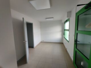  Atelier � louer 4 pi�ces 302 m�