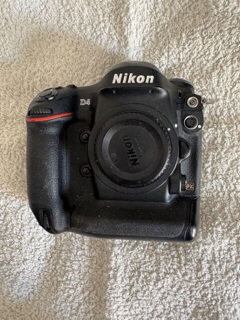 Apareil photo Nikon environ 4000 d�clic dur� de vie 400000 d 500 Fr�jus (83)