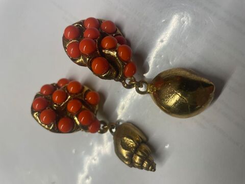 BO Clip dor�e cabochons corail + pendant coquillage ANTIGONA 80 Vigneux-sur-Seine (91)