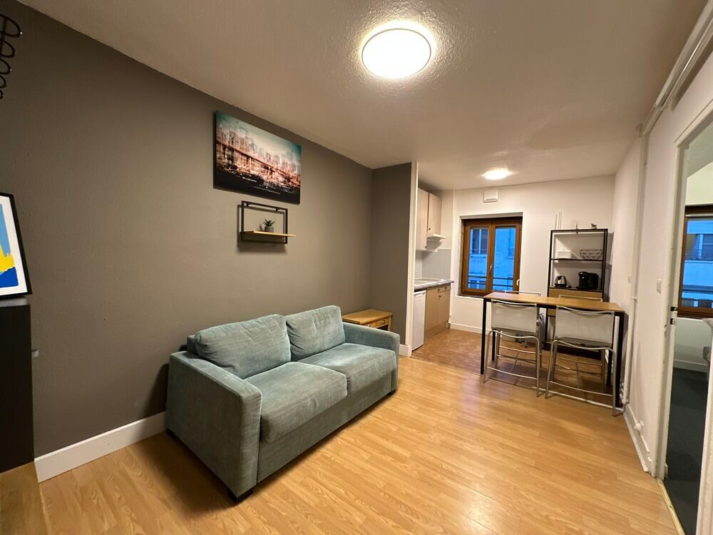 Vente Appartement T2 meublé rénové ? 30 m² ? Dernier étage ? Calme ? DPE C Lyon 7