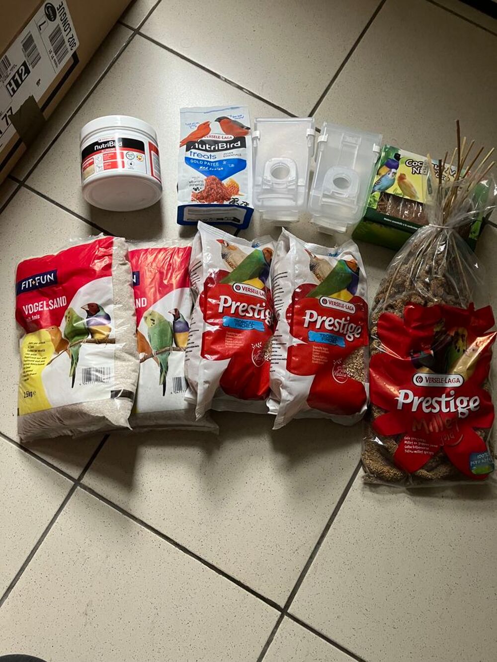   Au d�tail pour oiseaux, sable ,graine , millet 