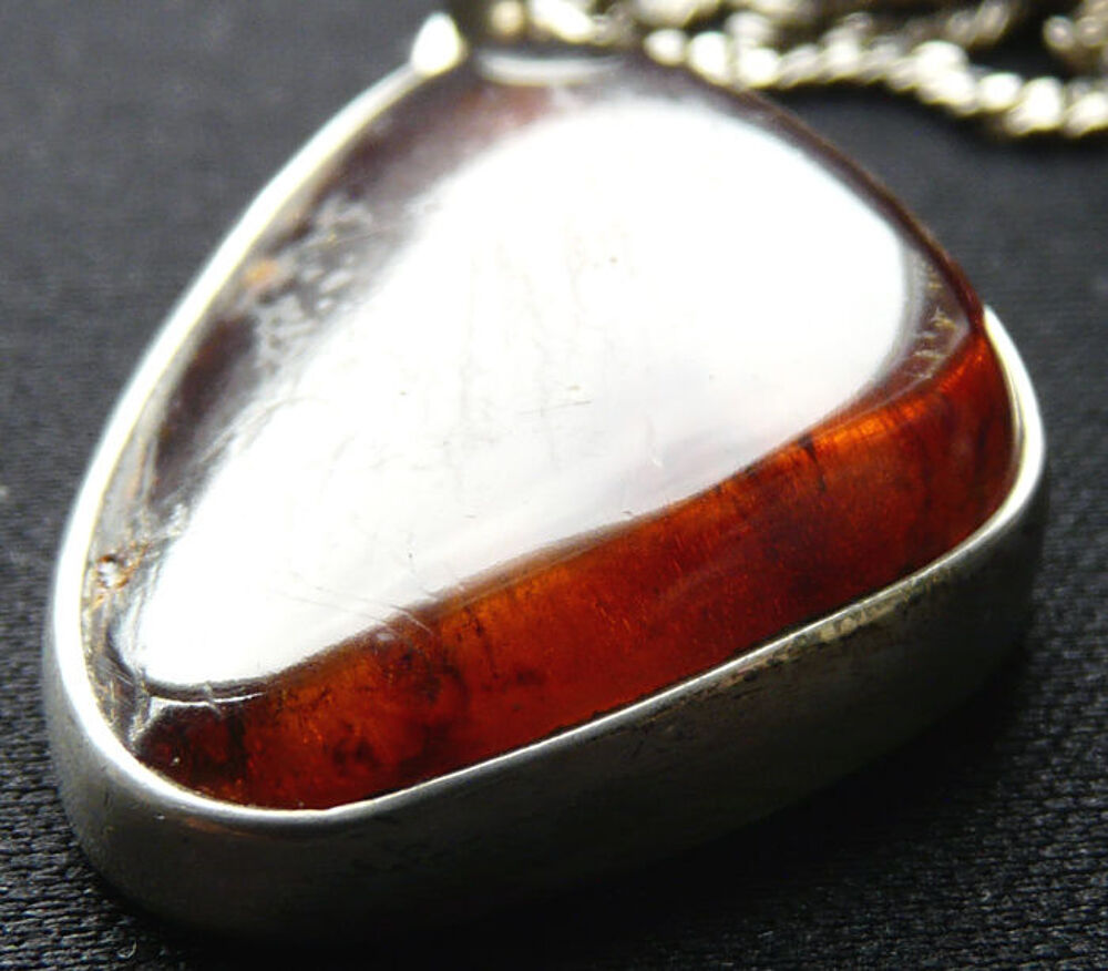 Collier M&eacute;tal Argent&eacute; Pendentif serti d'une Ambre Naturelle Bijoux et montres