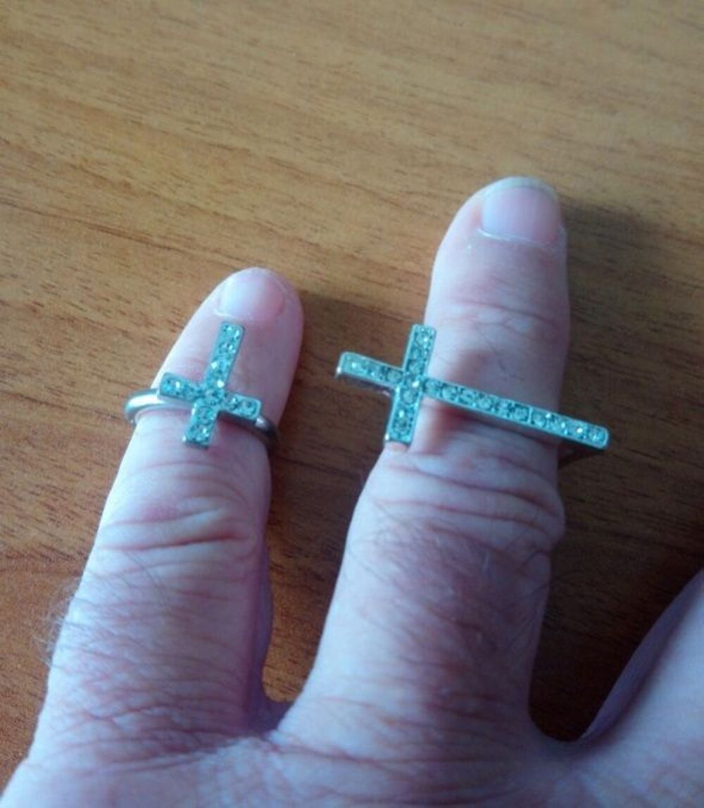 Bagues Croix Bijoux et montres