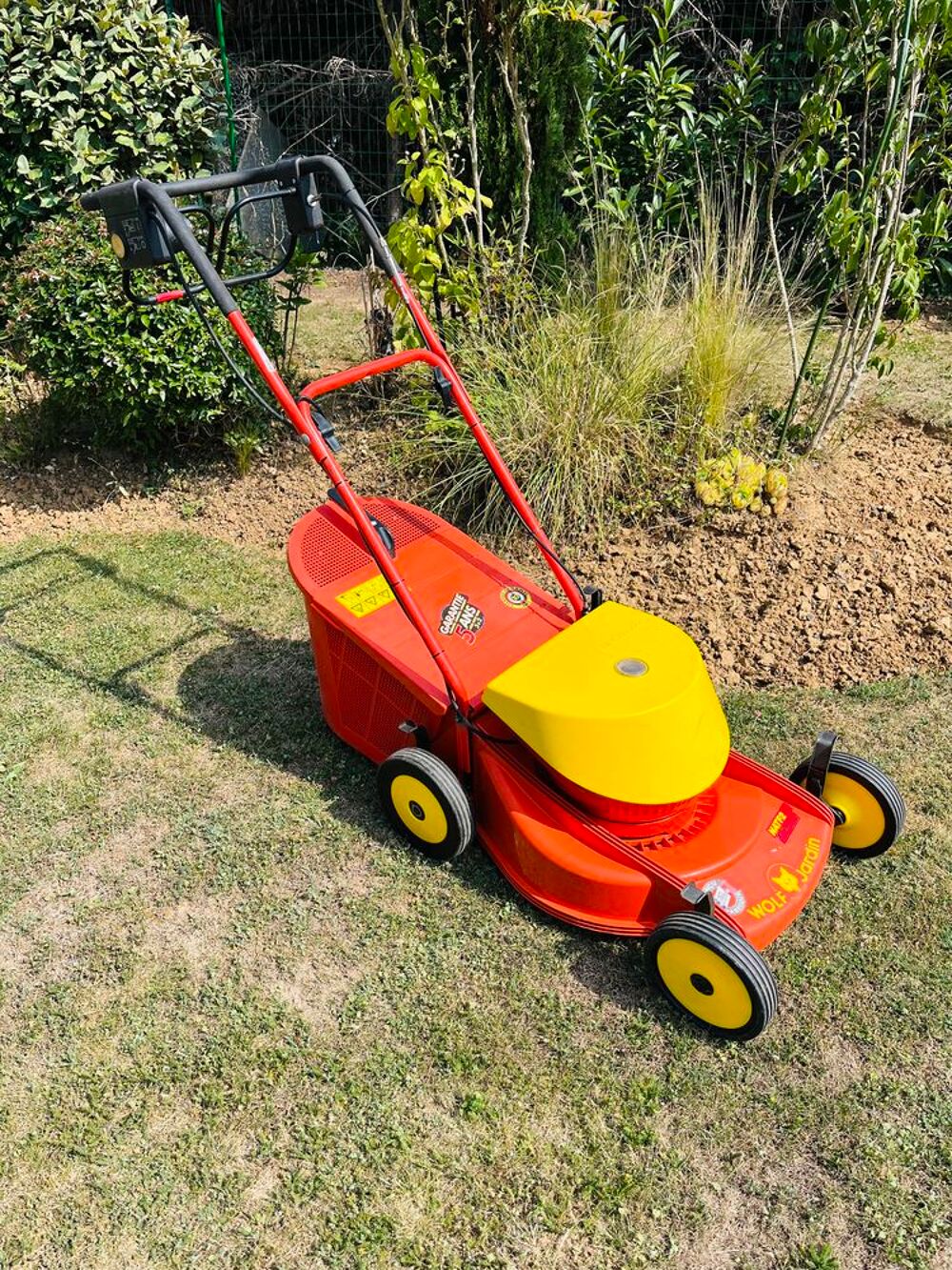 Tondeuse Wolf 41cm &eacute;lectrique tract&eacute;e Jardin