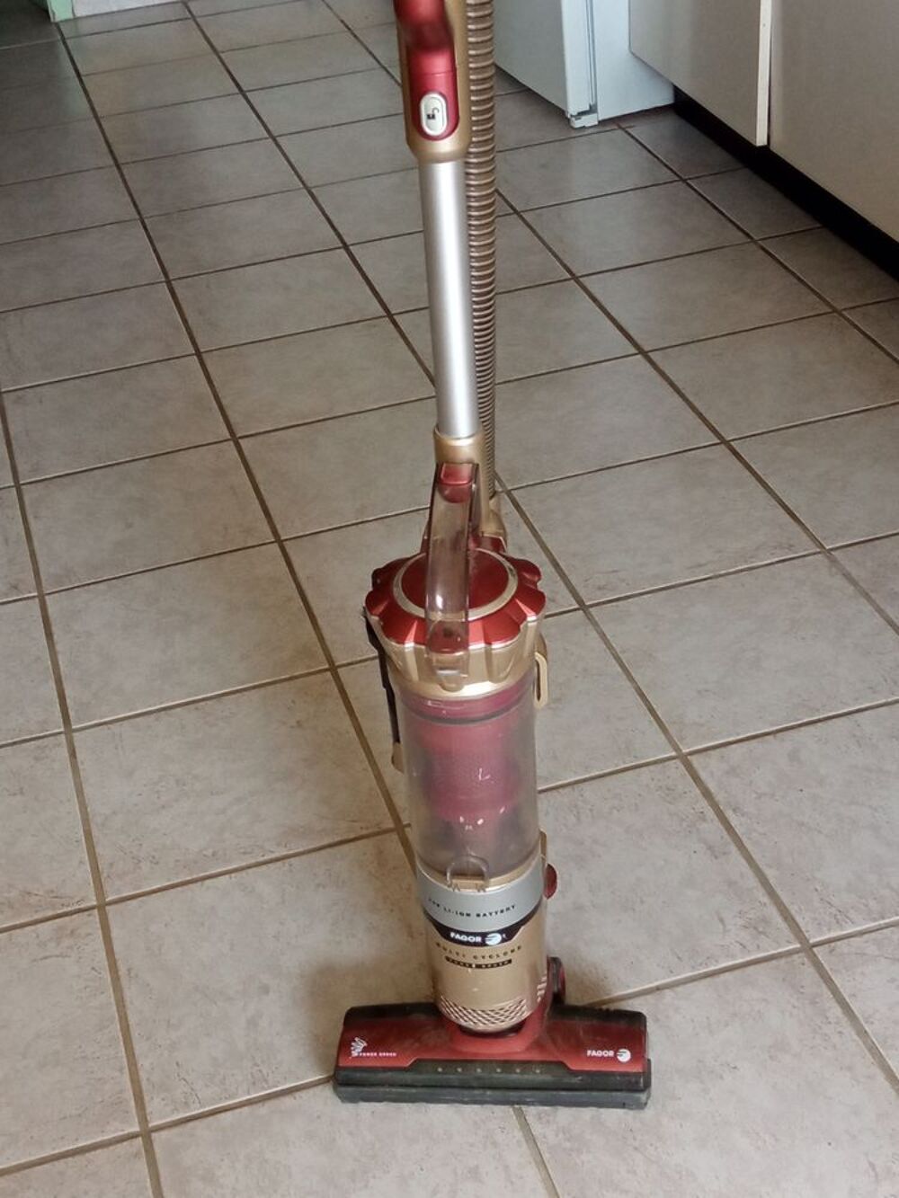 ASPIRATEUR FAGOR Electroménager