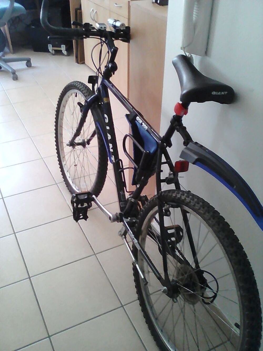 vtt en tr&egrave;s bon &eacute;tat Vélos