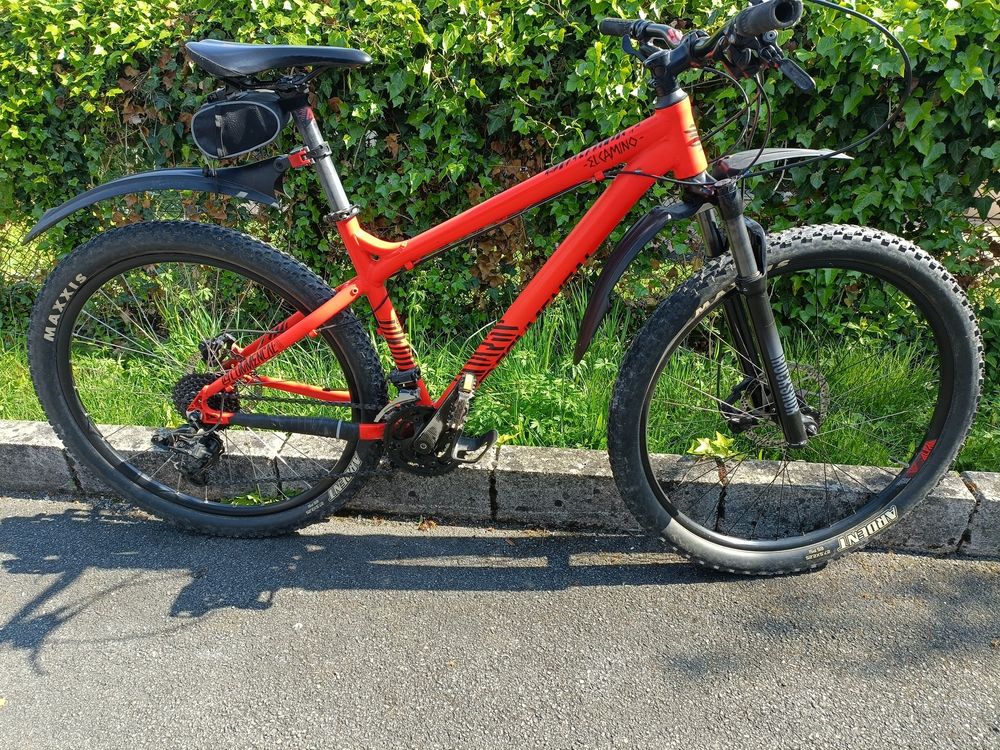 VTT tr&egrave;s bon &eacute;tat Vélos