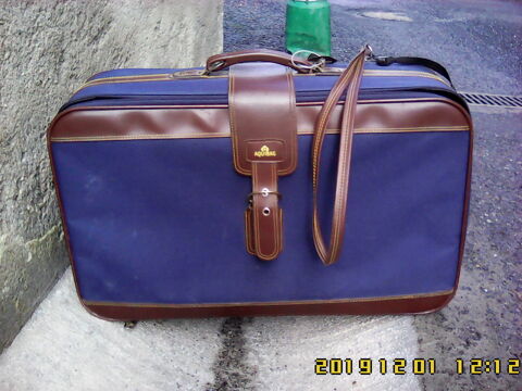 Valise sur roulettes Aquibag 41-42 litres. 27 Noailhac (81)