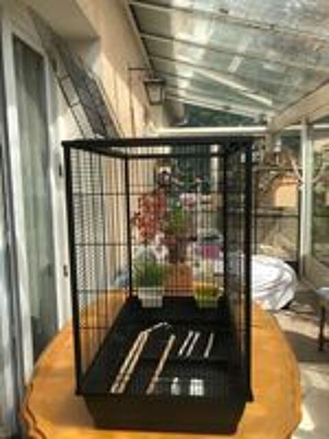   Cage oiseaux quasi neuve servie 1 mois 