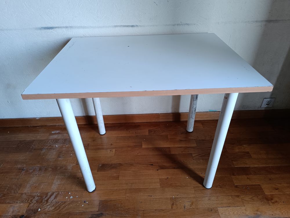 Table simple blanche
Meubles