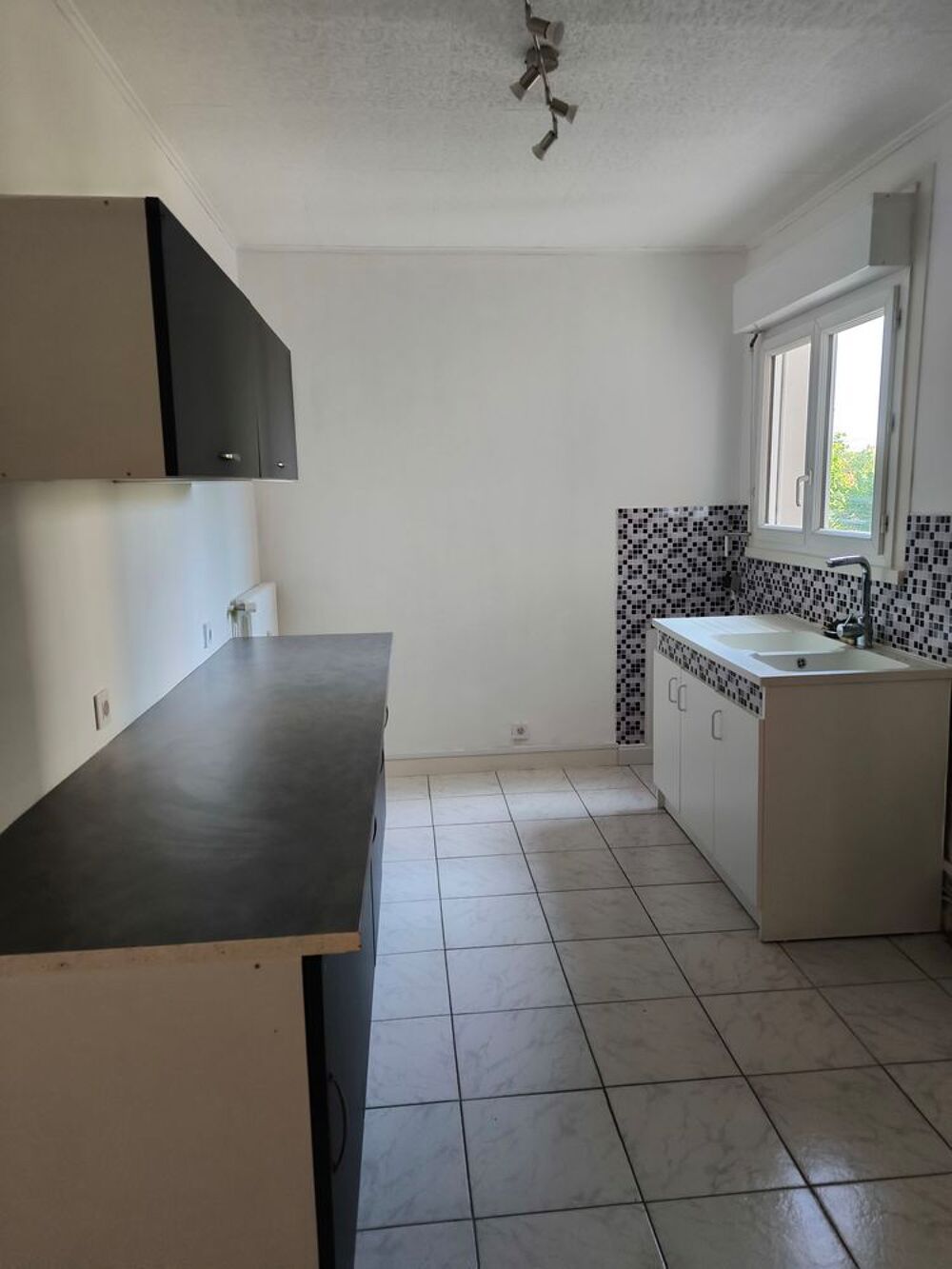 Vente Appartement Bel appartement T4 (75 m²) avec balcon, cave et parking Bergerac