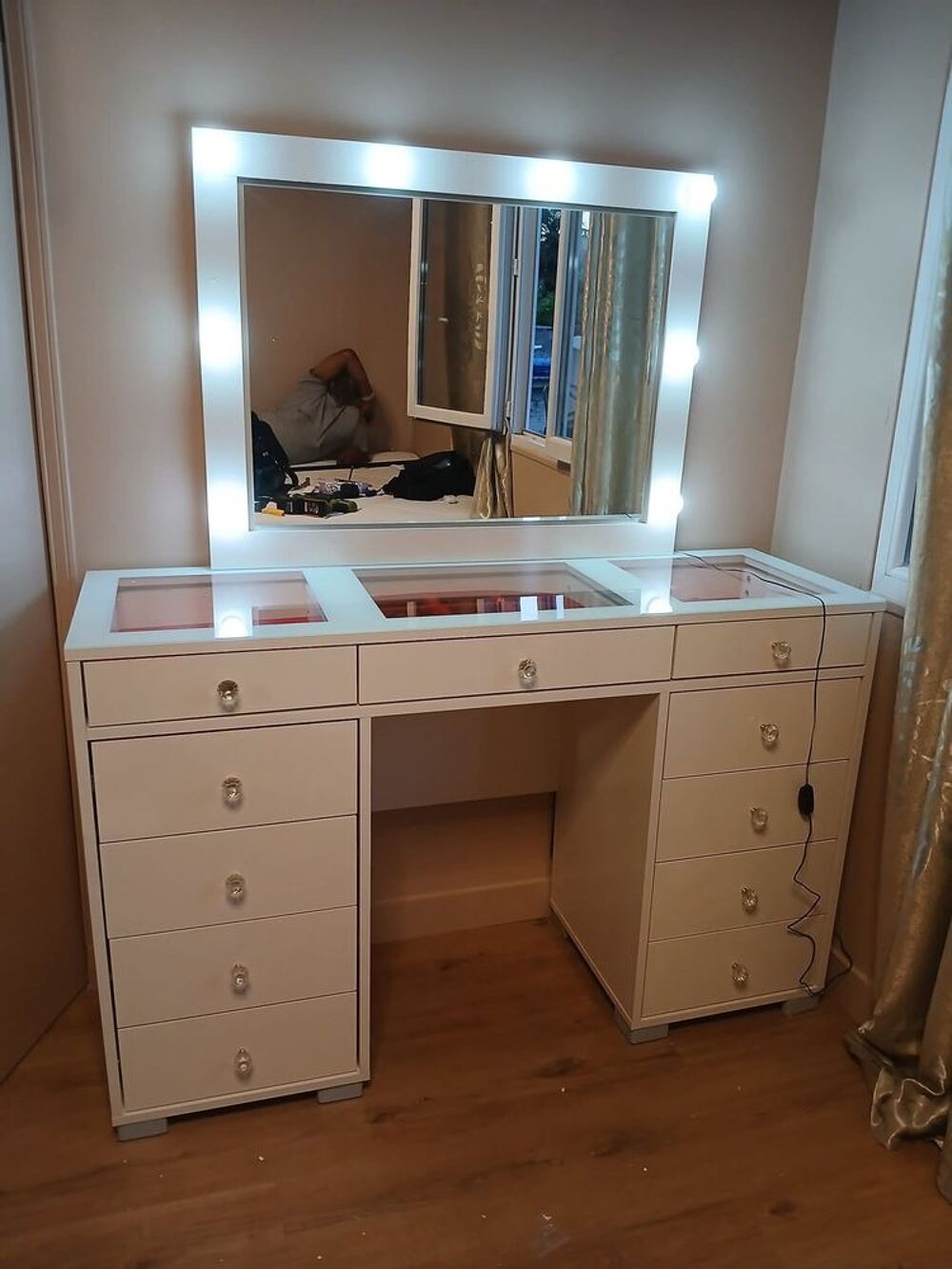 Coiffeuse neuf avec miroir LED et 11 tiroirs Livraison rapid Meubles