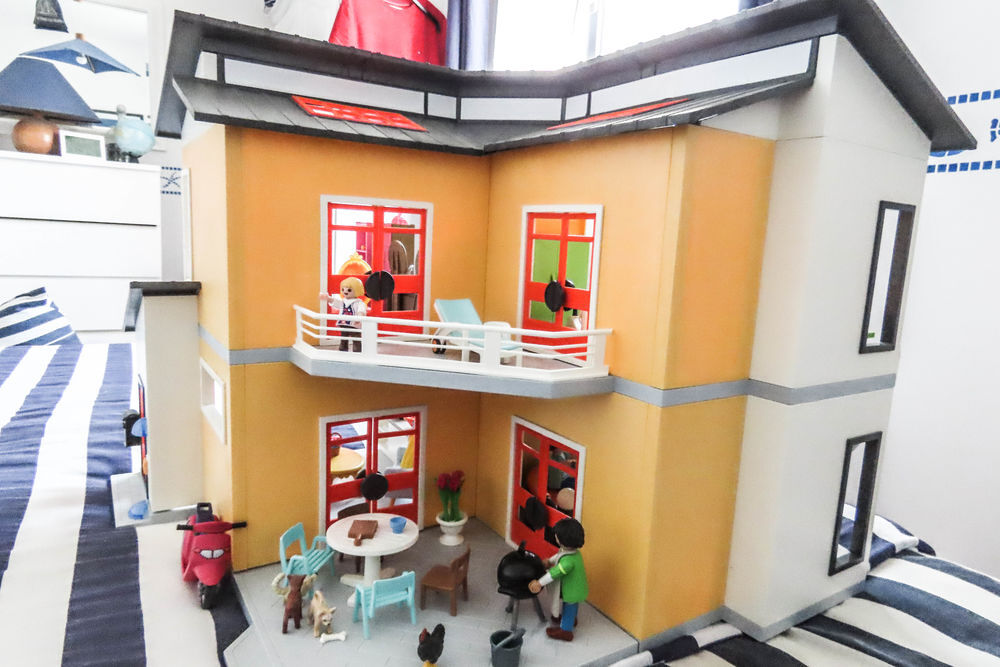 Playmobil Citylife la maison moderne enti&egrave;rement meubl&eacute;e 
Jeux / jouets
