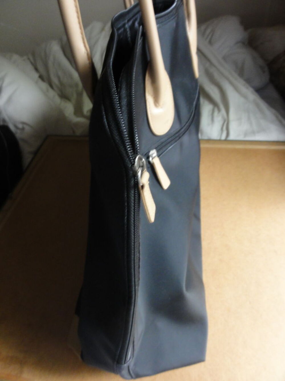 Sac &agrave; main/ &eacute;paule Balmain Paris noir/ beige tissus 2 poches Maroquinerie
