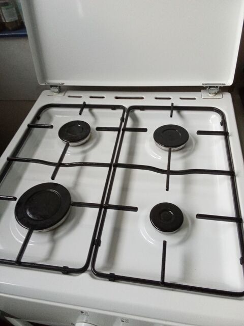 CUISINIÈRE AYA DE CHEZ BUT
100 Saint-Laurent-sur-Mer (14)