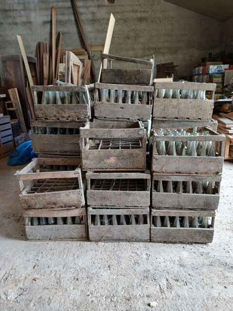 Lot de bouteilles en verre ( avec caisses ). 500 Calvinet (15)