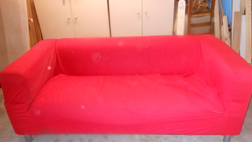 urgent vend canap&eacute; fixe rouge bon &eacute;tat Meubles