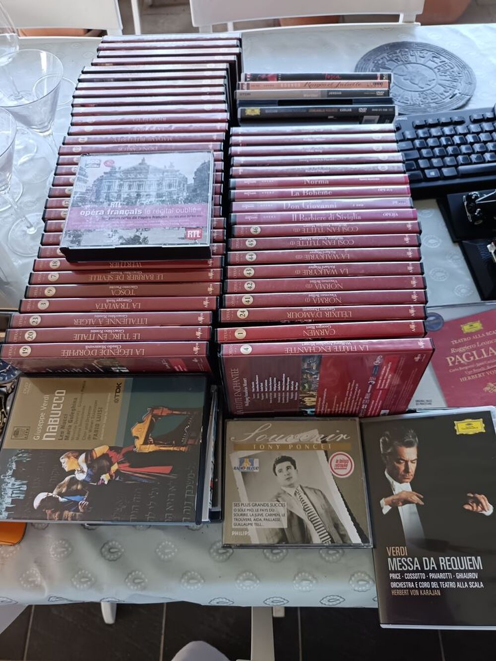DVD opera Photos/Video/TV