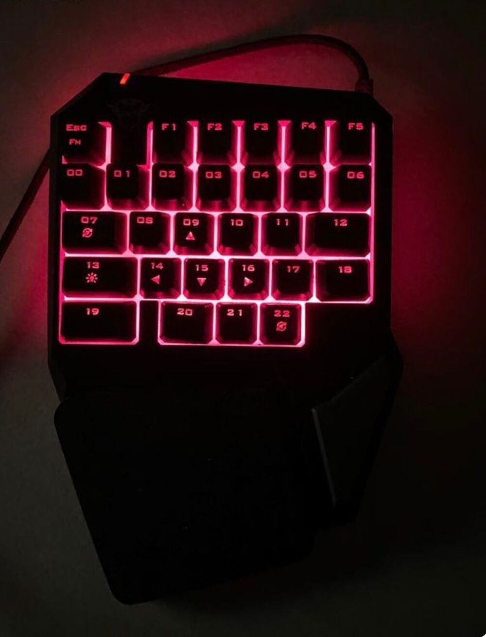 Trust gaming GXT 888 Assa Led lumineux Anti ghosting macros Matériel informatique