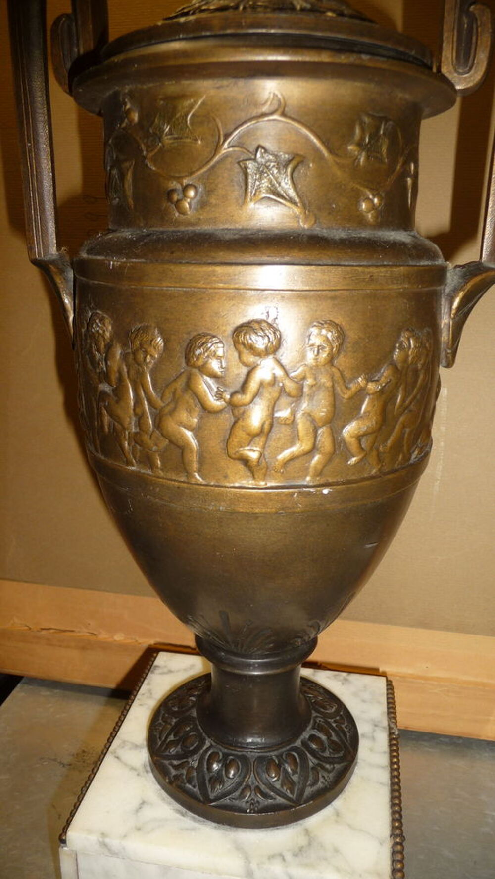 vases aux ch&eacute;rubins Décoration