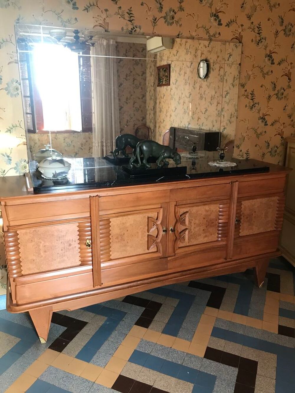 Buffet vaisselier en noyer Meubles