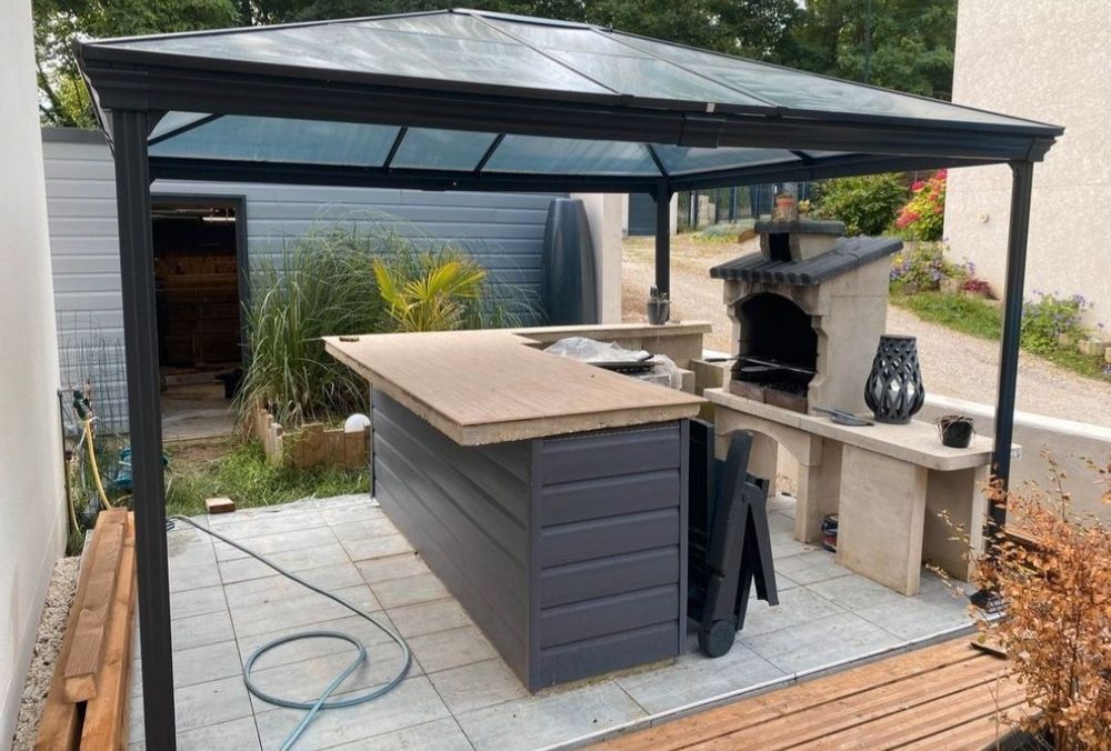 Tonnelle polycarbonate 3,5 m x 2,8 m avec rideaux Jardin